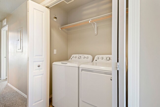 Now Leasing with a 500 promotional - Now Leasing With A 500 Promotional 2 Bed Meridian Id Building Photo 