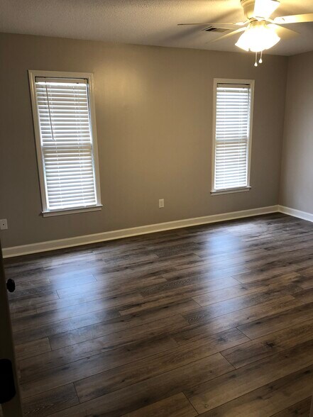 Main bedroom - 313 Grace St