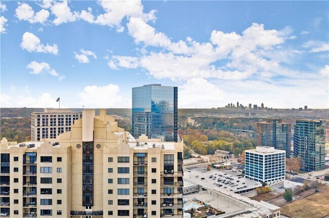 Building Photo - 3481 Lakeside Dr NE