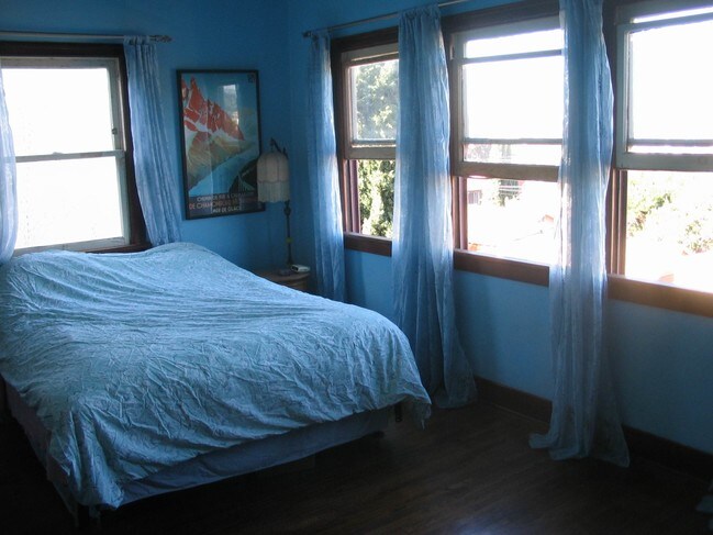 Building Photo - 727 N Occidental Blvd