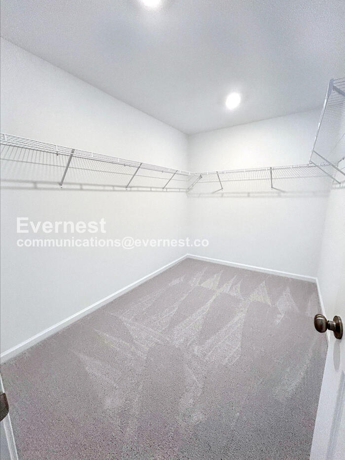 Building Photo - 44 Regal Gdns Ct