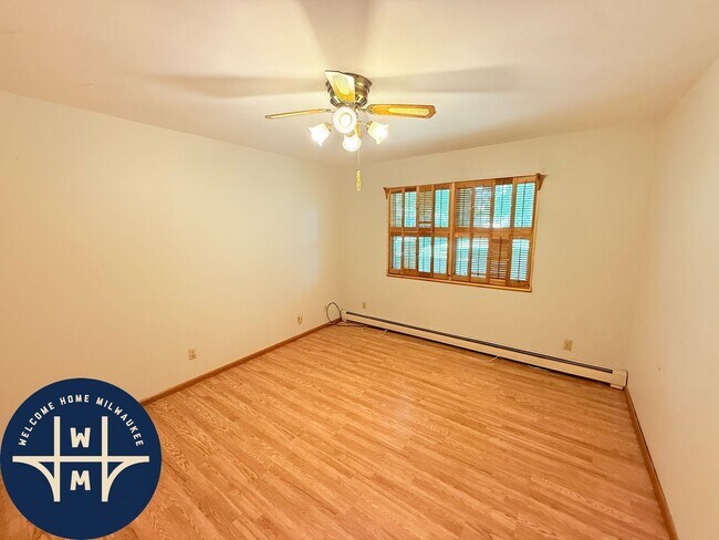 Building Photo - 5700 W Wahner Ave