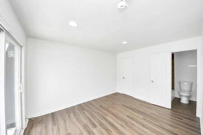 Building Photo - 12068 Beechnut St