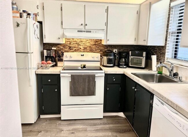 Building Photo - 9235 SW 8th St