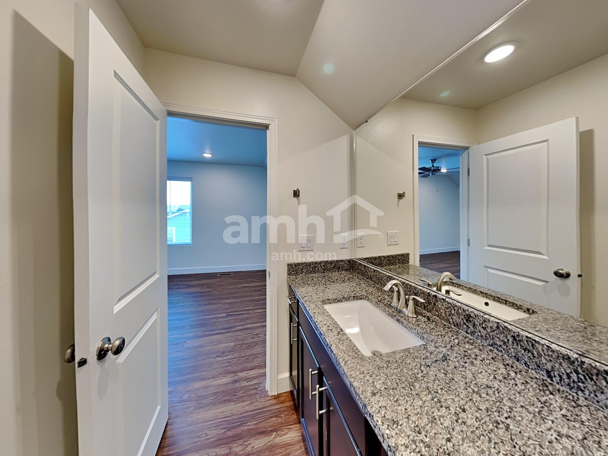 Building Photo - 33047 Lookout Ln