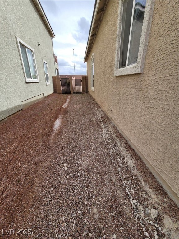 Building Photo - 3237 W Perching Bird Ln