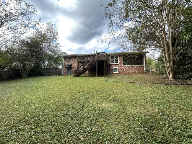 Building Photo - Updated Home near Emory University