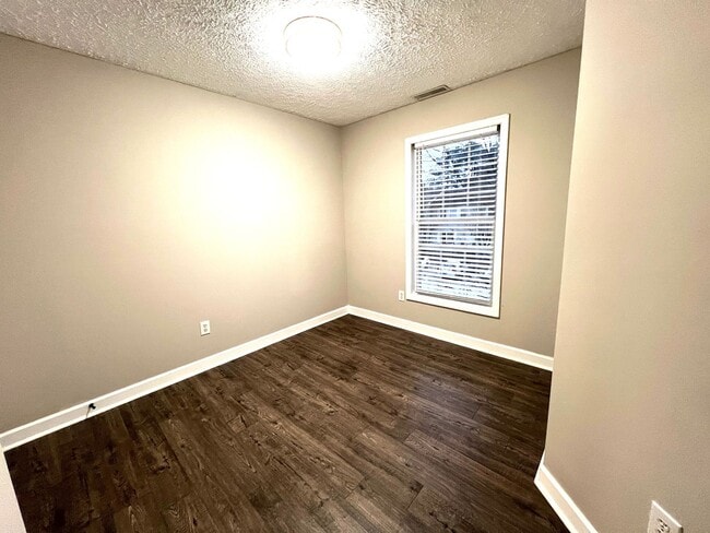 Building Photo - Everything You've Been Dreaming of is Here! Lease Today!!