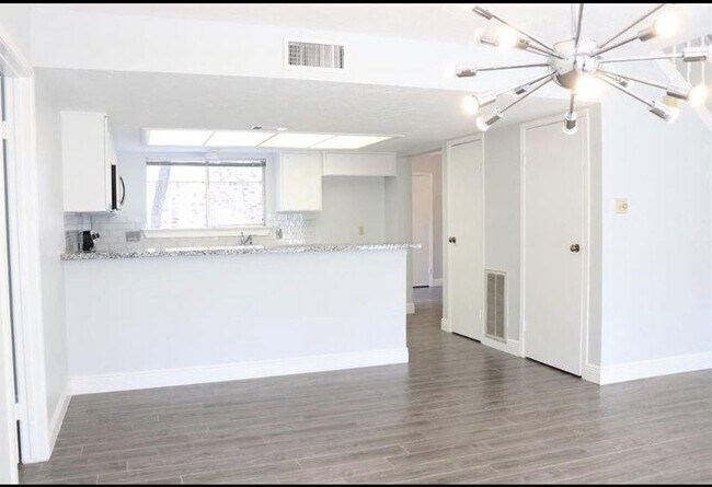 Building Photo - 43 N Cypress Pine Dr