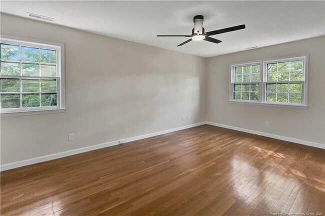 Building Photo - 2701 Lake Club Dr