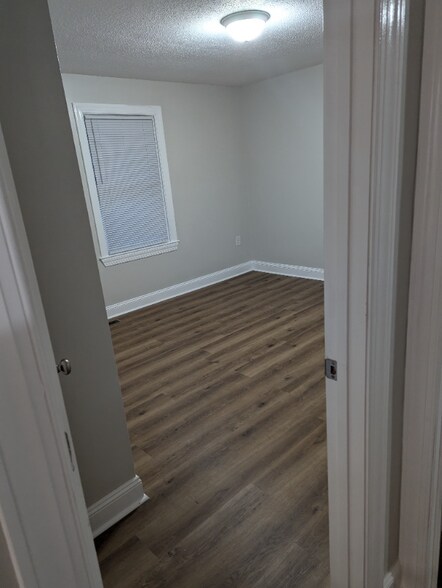 Primary Photo - 1025 Hazelwood Dr
