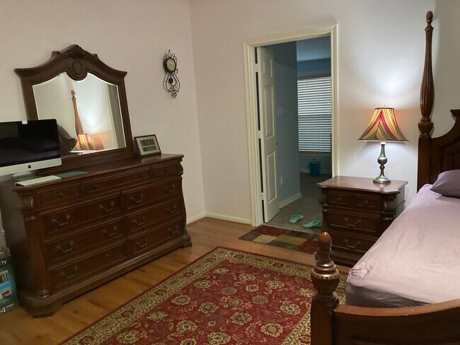 Building Photo - 6855 Bellgreen Dr