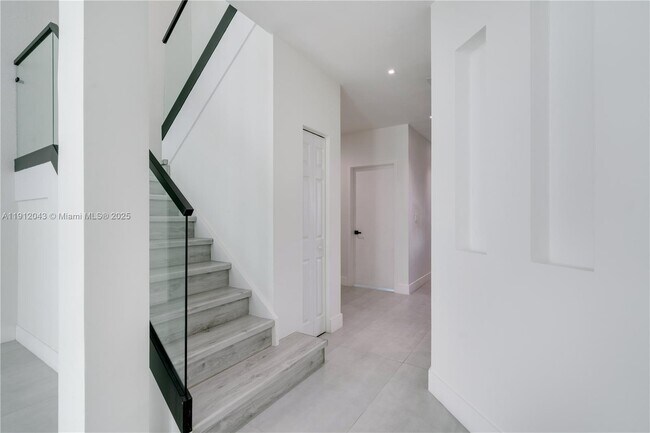 Building Photo - 11583 NW 69th Terrace