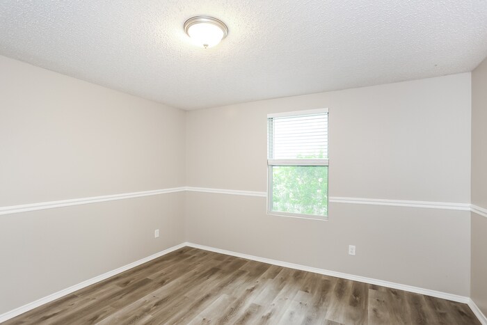 Building Photo - 520 Magdalen Ave