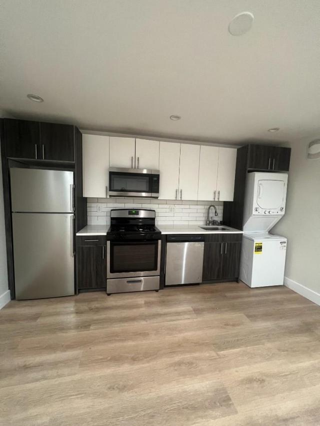 Building Photo - 2 bedroom in BROOKLYN NY 11233