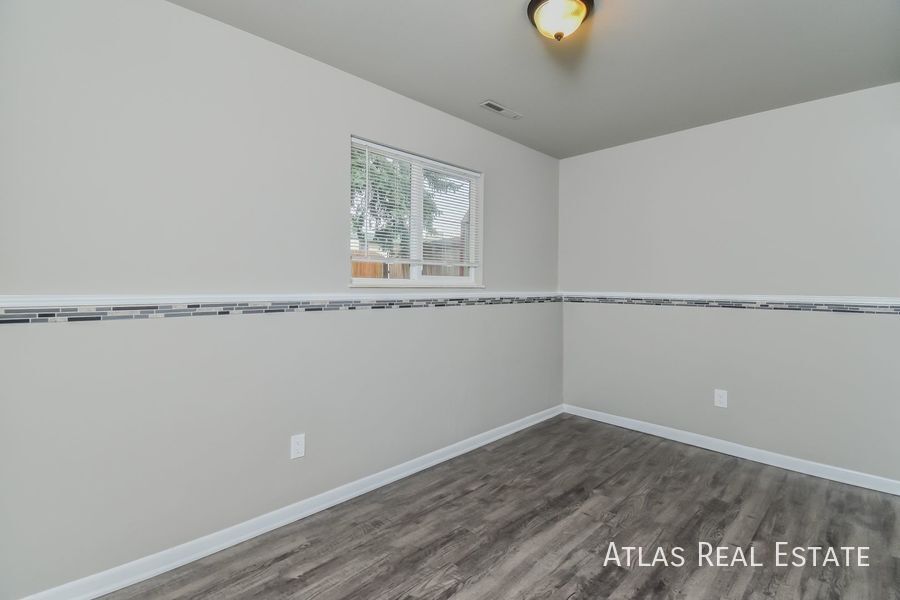 Building Photo - 5509 Escondido Dr