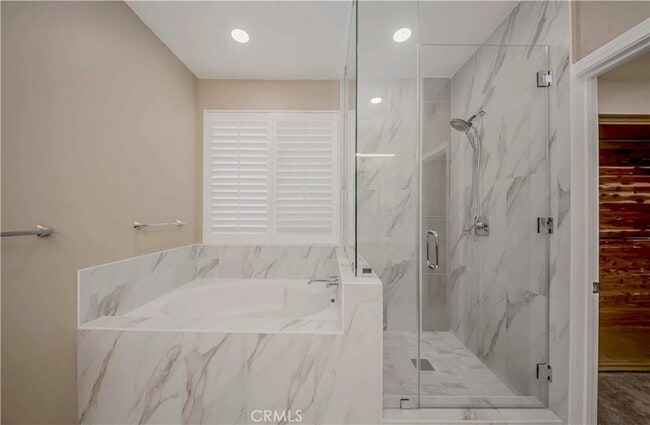 Building Photo - 5338 Chariton Ave