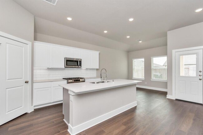 Building Photo - 1218 Scarlet Crk Dr
