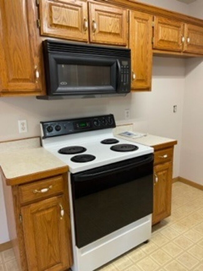 Building Photo - 124 Arrowhead Rd