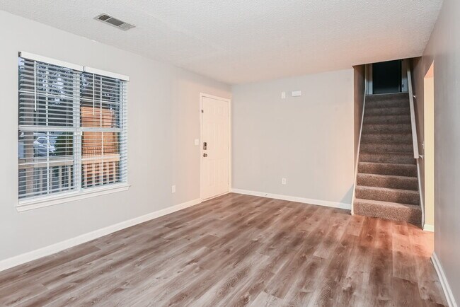 Building Photo - 1243 Shady Brook Ct