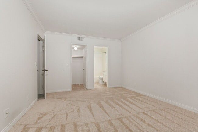 Building Photo - 1083 Shadowridge Dr