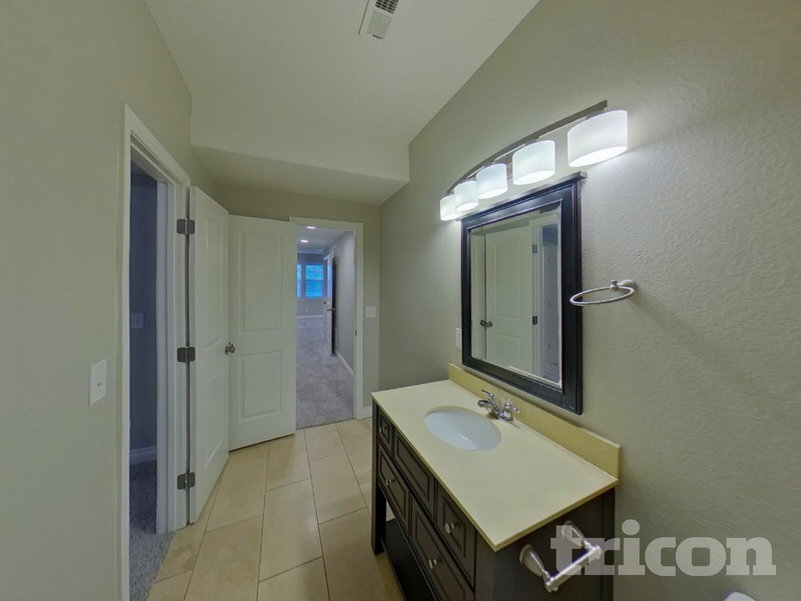 Building Photo - 6697 Cottonwood Tree Dr