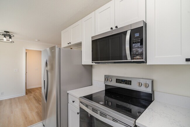 Building Photo - 122 Brookside Dr