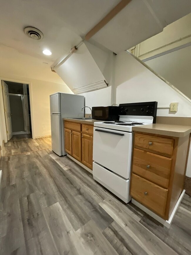 Building Photo - 410 E William St