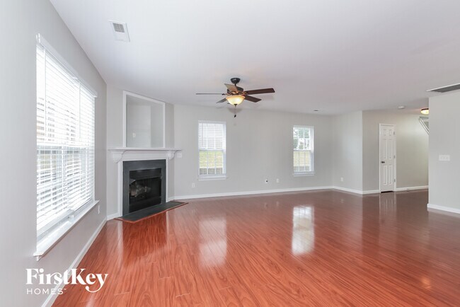 Building Photo - 851 Peachtree Meadows Cir
