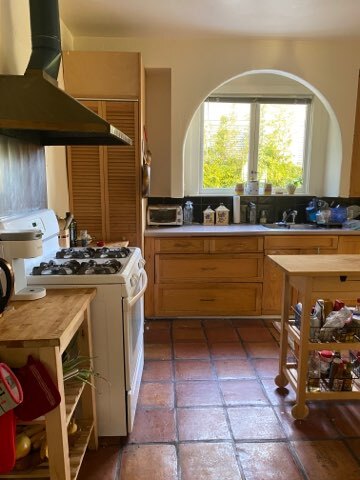 Building Photo - 2126 Blake St