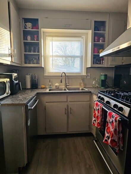 Building Photo - 2501 Washington St