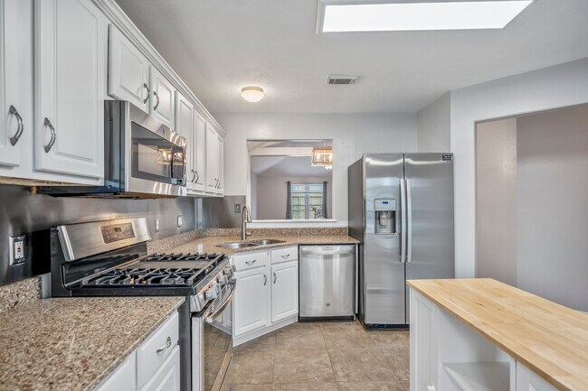 Building Photo - 2923 Goldspring Ln
