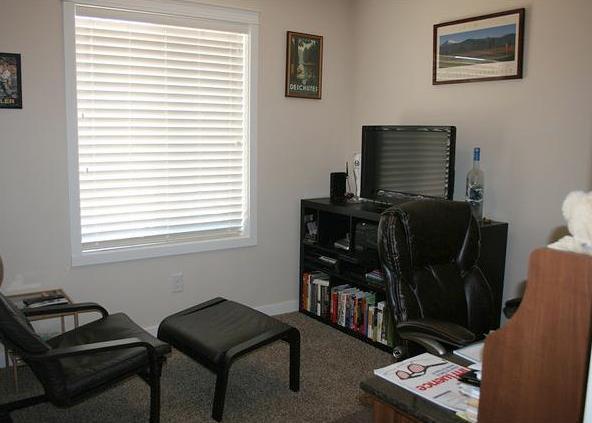 Building Photo - Spacious & Beautiful Home in Great Locatio...