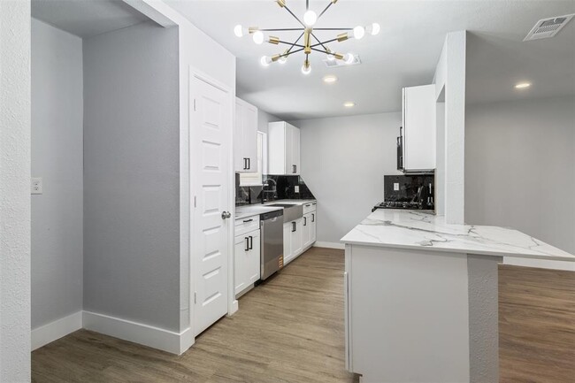 Building Photo - 2207 Mykawa Rd