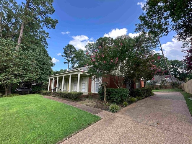 Building Photo - 8009 Farmington Blvd