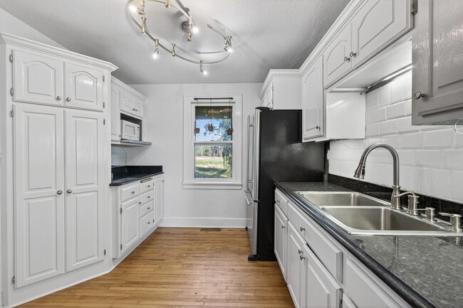 Building Photo - 43965 Deerwood Trail