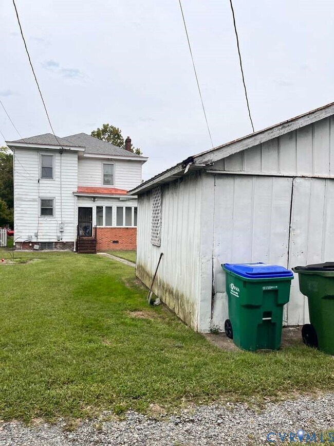 Building Photo - 2702 Seminary Ave