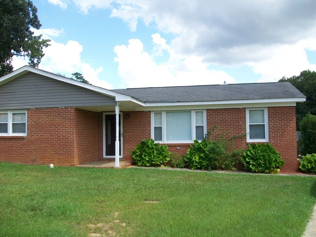 Building Photo - Country Homes