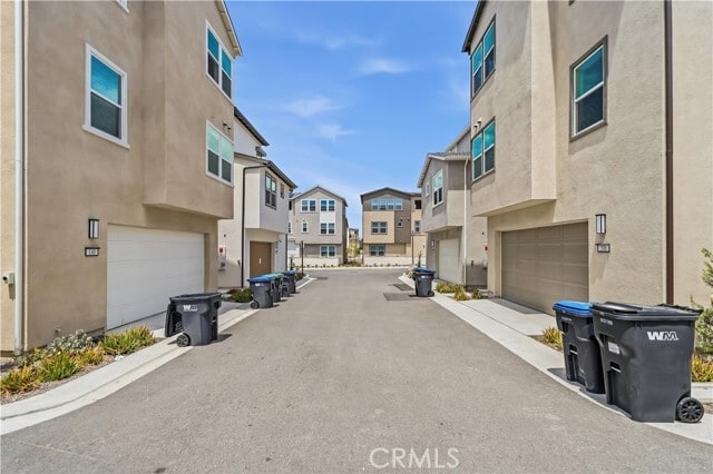Building Photo - 208 Yerba