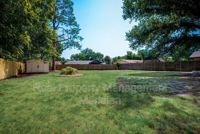 Building Photo - 2207 Spanish Trail