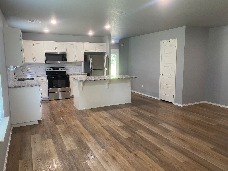 Building Photo - 213 S Fairland Ave