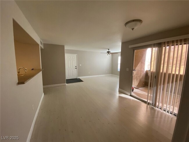 Building Photo - 555 E Silverado Ranch Blvd