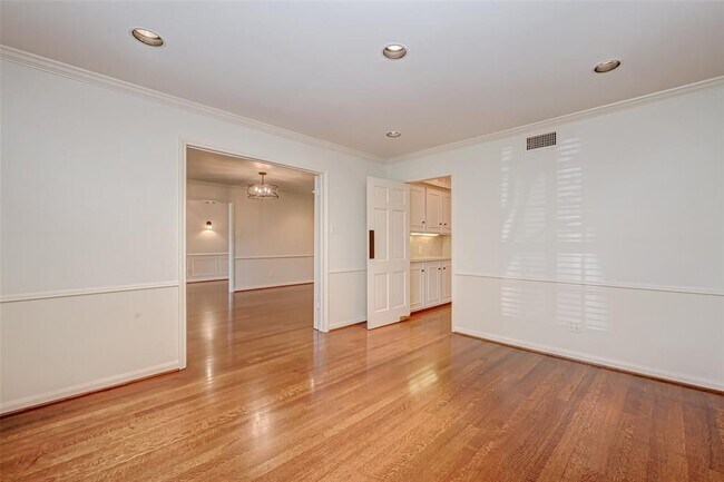 Building Photo - 12419 Huntingwick Dr