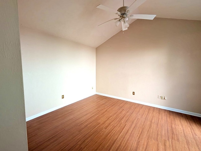 Building Photo - 1736 Augustine Pl