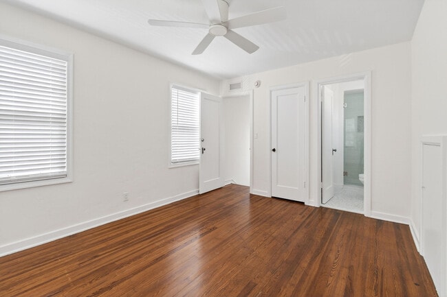 Building Photo - 236 Greymon Dr