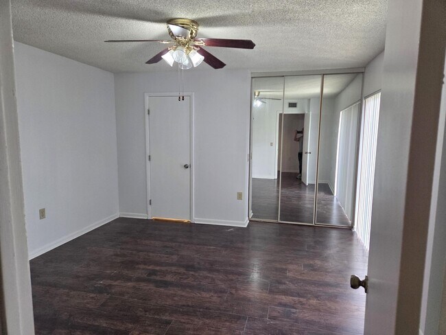 Building Photo - 573 Green Springs Pl