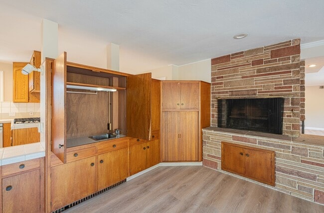 Building Photo - 509 Manor Dr