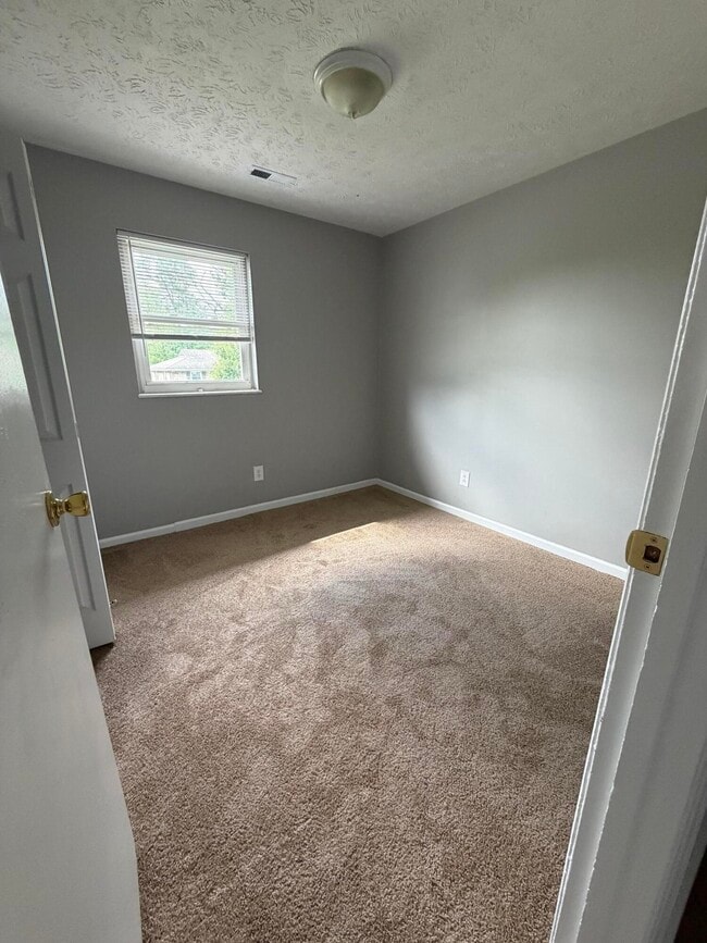 Building Photo - 3732 Red River Dr