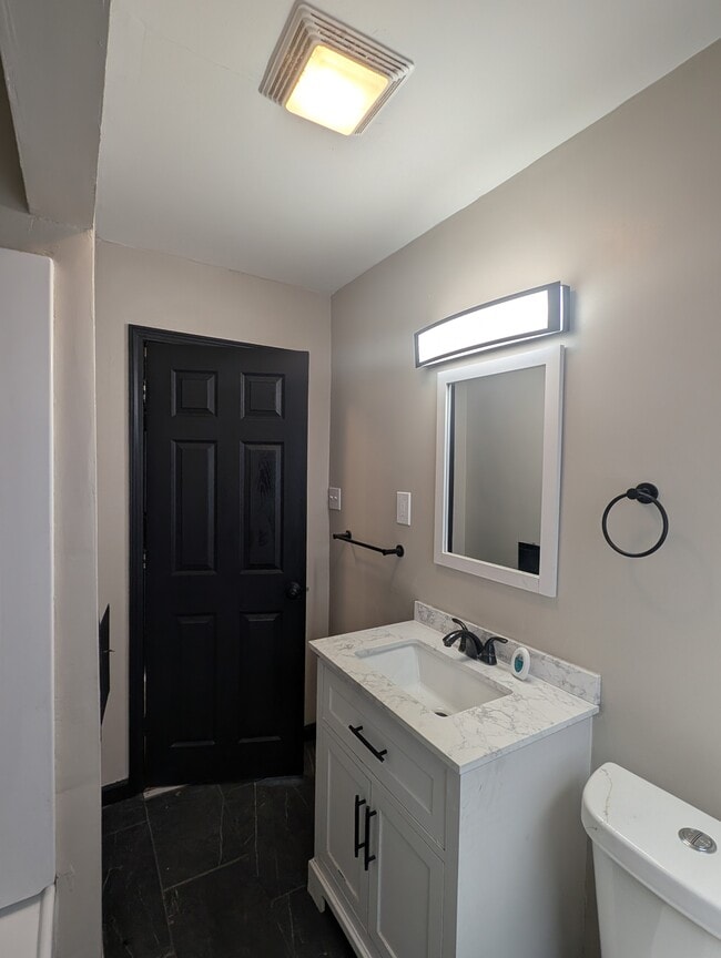 Building Photo - 18116 Bloom St