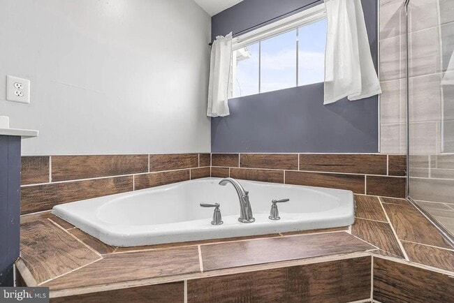 Building Photo - 11901 Benton Lake Rd